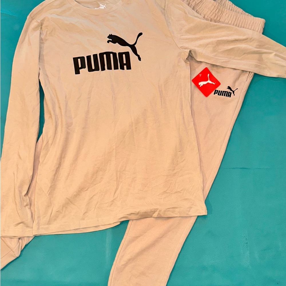 Puma Kids Set in Beige with Black Logo
